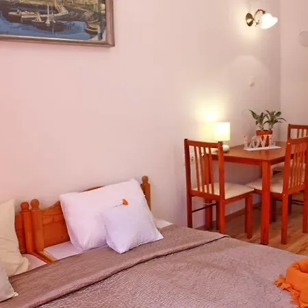 Varszallo Apartman Gyula