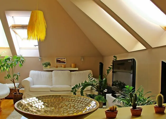 Varszallo Apartman Hotel *