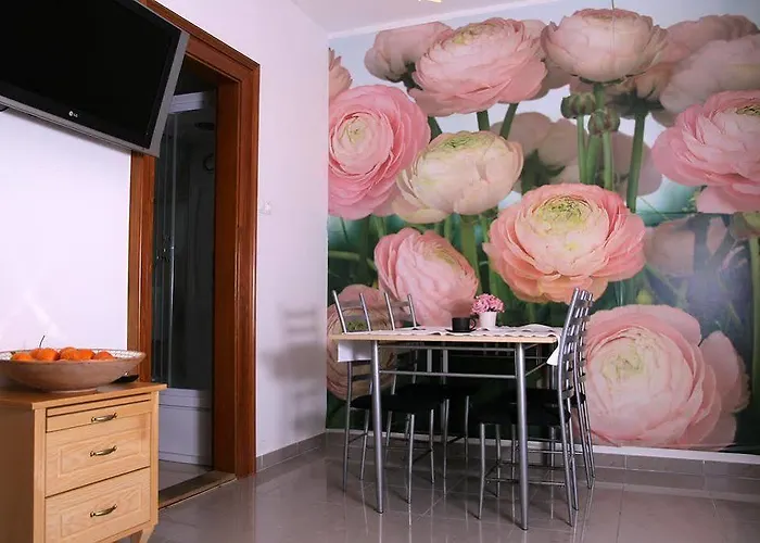 Varszallo Apartman Отель Дьюла