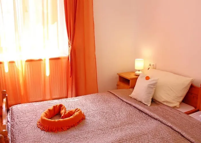 Varszallo Apartman Отель *